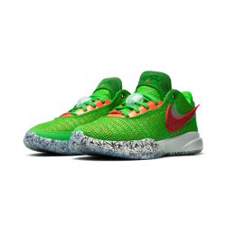 Nike LeBron 20 - Design Royal et Moderne