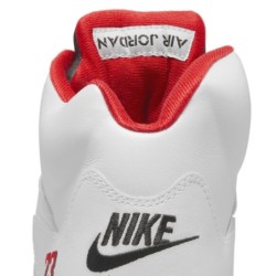 Air Jordan 5 Retro 'Smoke Grey' - Gris Fumée Léger et Urbain