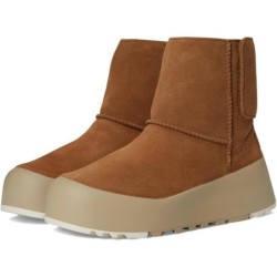 Bottes UGG Classic Streetscape Tenue Chic Décontractée Élégante